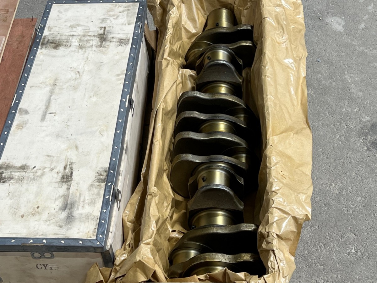 6151-35-1010 Вал коленчатый 6252-31-1010, 6151-31-1110, 6150-31-1010 KOMATSU 6151-35-1010 Вал коленчатый 6252-31-1010, 6151-31-1110, 6150-31-1010 KOMATSU