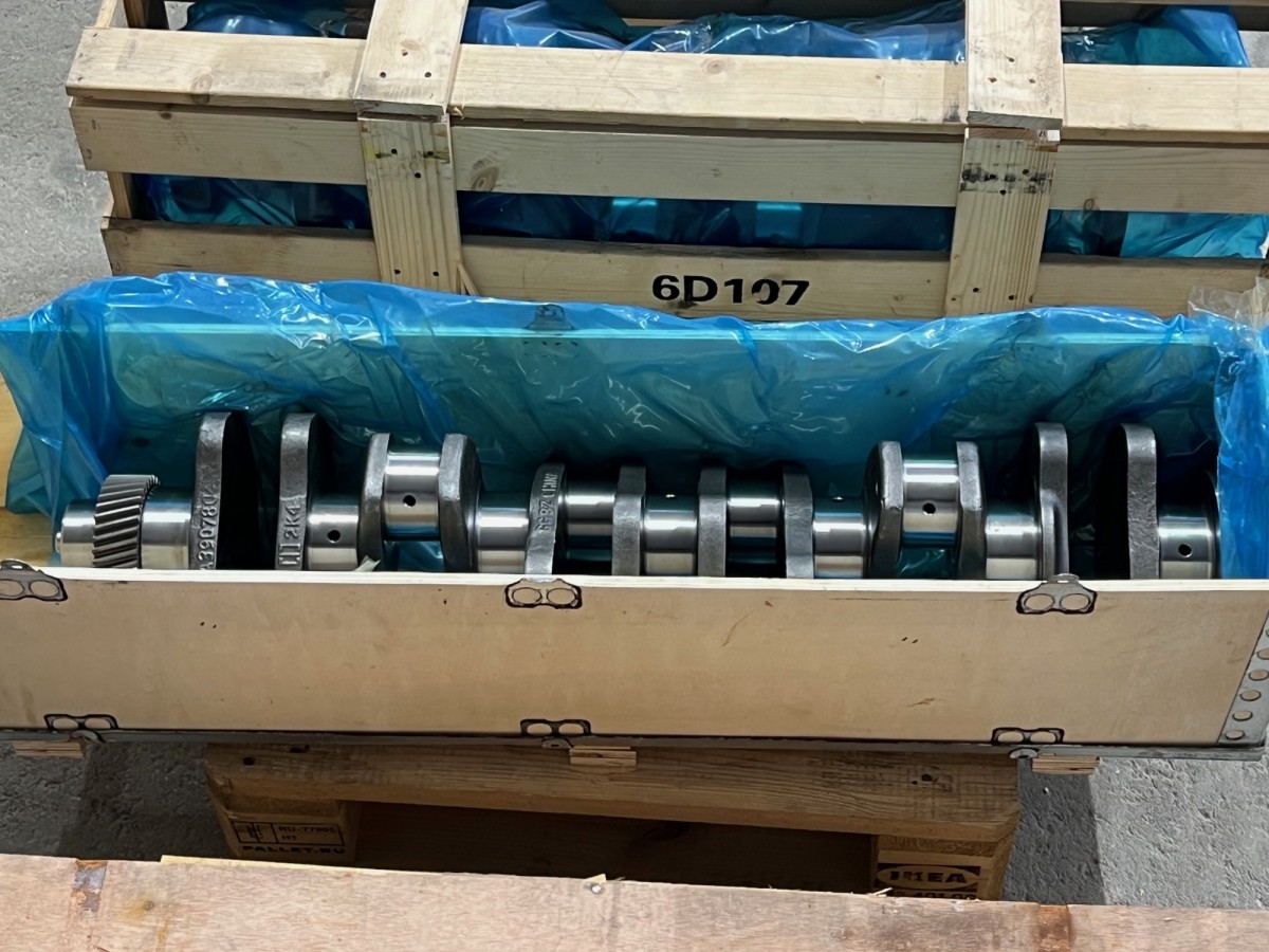 6735-01-1310 Вал коленчатый 3929037, 3908032, 3907804  KOMATSU 6735-01-1310 Вал коленчатый 3929037, 3908032, 3907804  KOMATSU