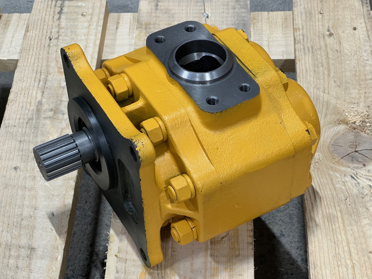 07442-71102 Насос рулевого управления  KOMATSU 07442-71102 Насос рулевого управления  KOMATSU