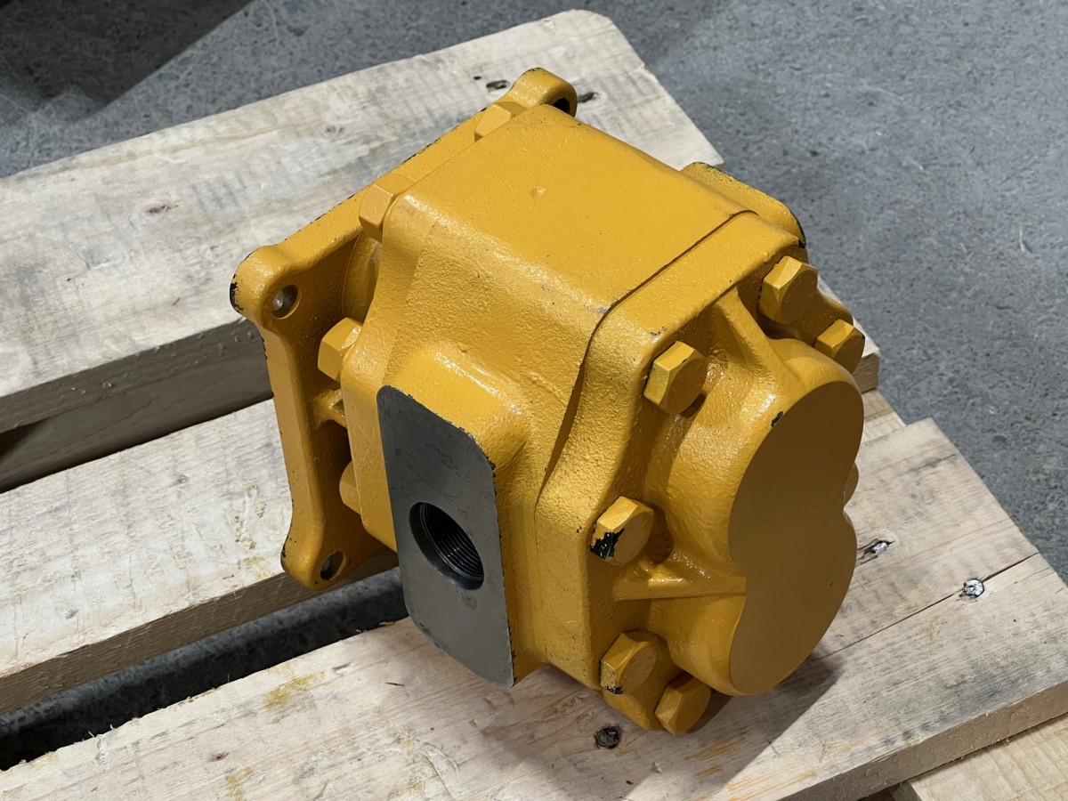 07442-71102 Насос рулевого управления  KOMATSU 07442-71102 Насос рулевого управления  KOMATSU