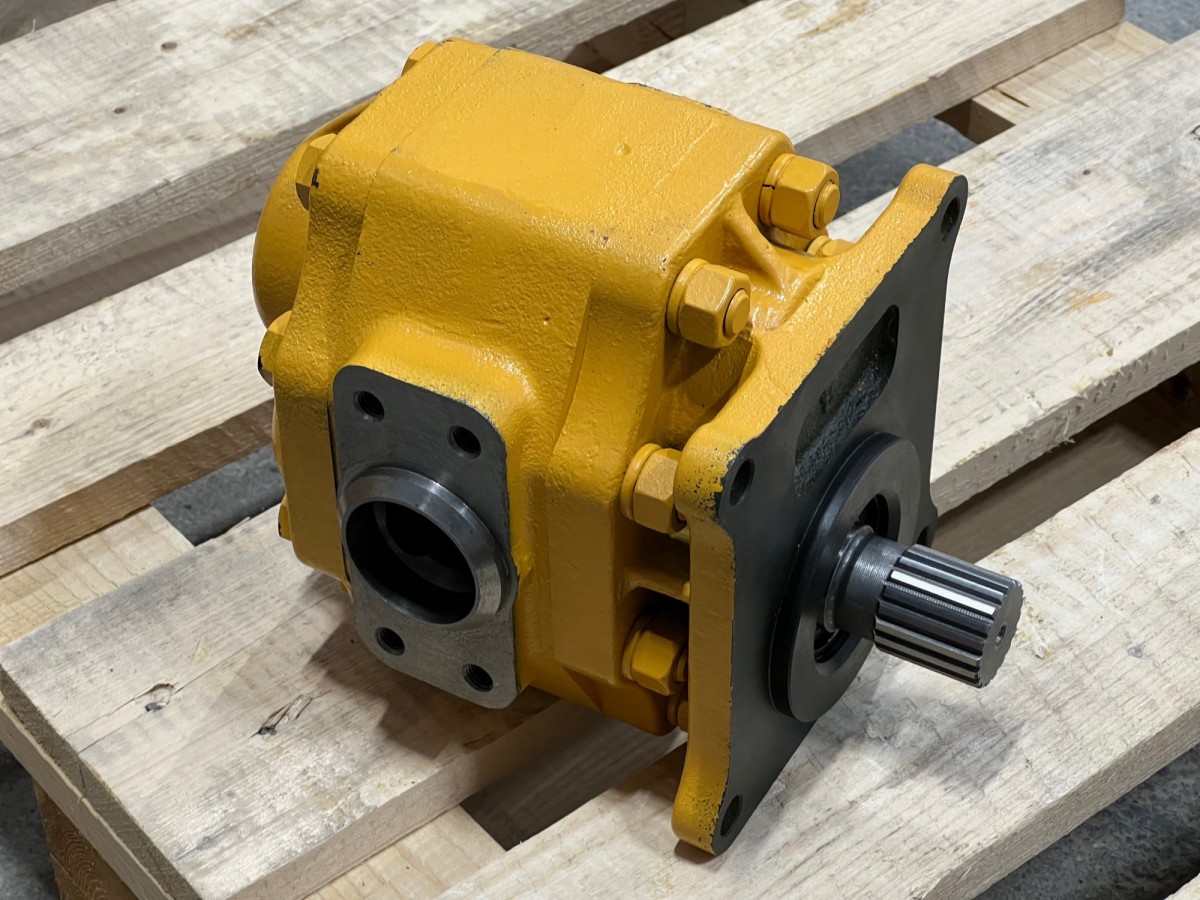 07442-71102 Насос рулевого управления  KOMATSU 07442-71102 Насос рулевого управления  KOMATSU