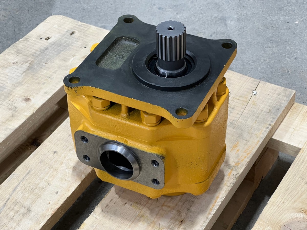 07442-71102 Насос рулевого управления  KOMATSU 07442-71102 Насос рулевого управления  KOMATSU