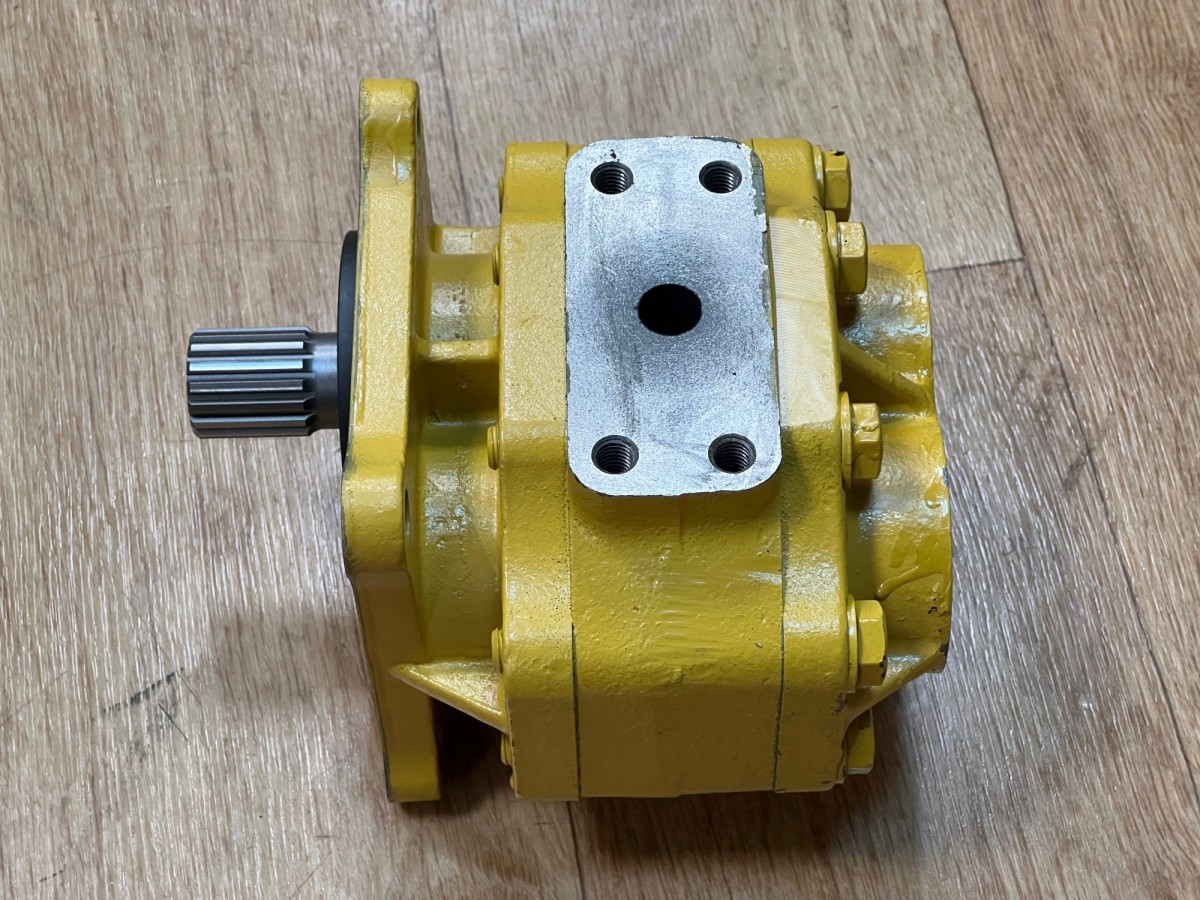 07436-72202 Насос рулевого управления  KOMATSU 07436-72202 Насос рулевого управления  KOMATSU