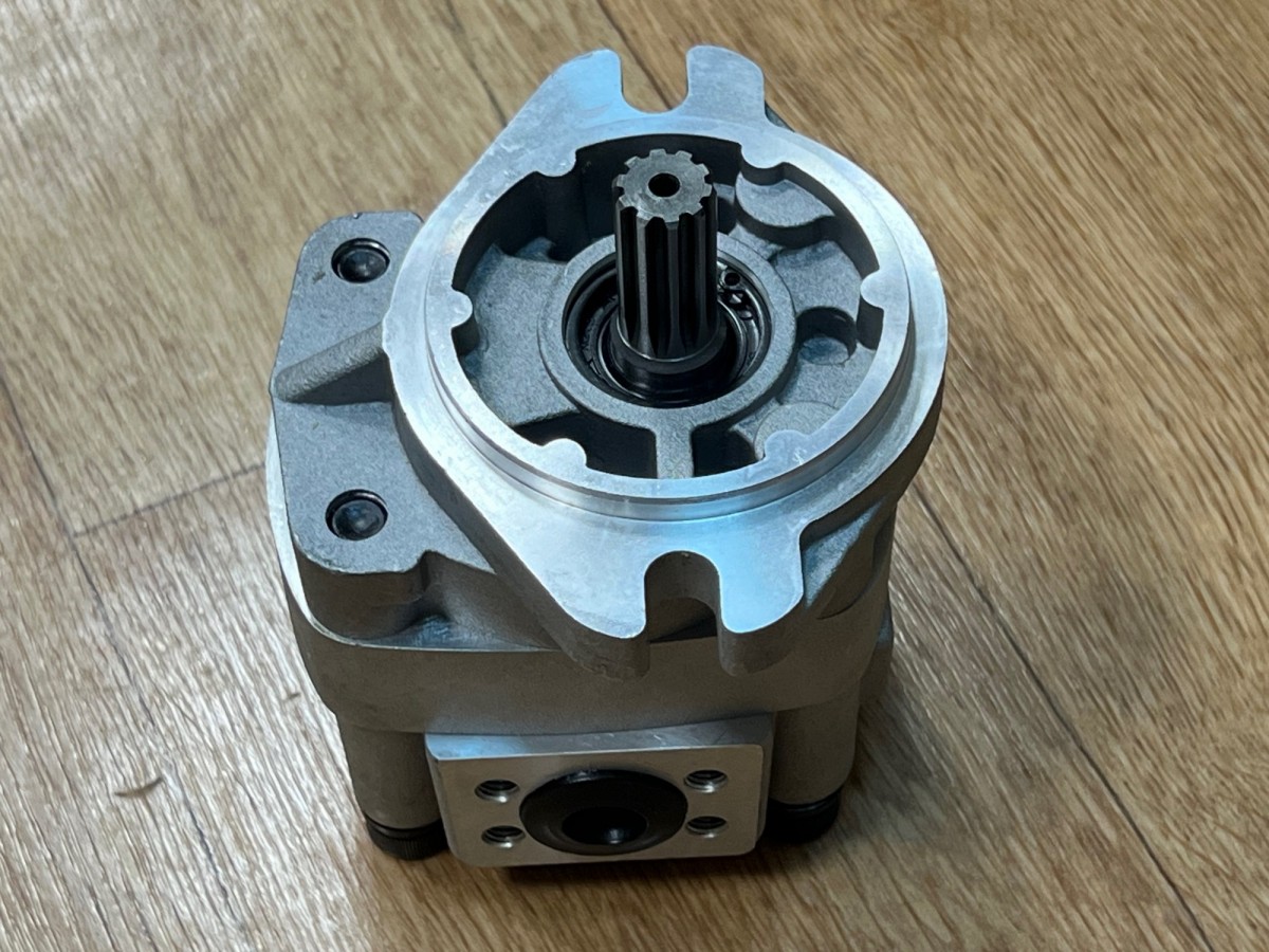 705-41-01050 Насос гидравлический  KOMATSU 705-41-01050 Насос гидравлический  KOMATSU