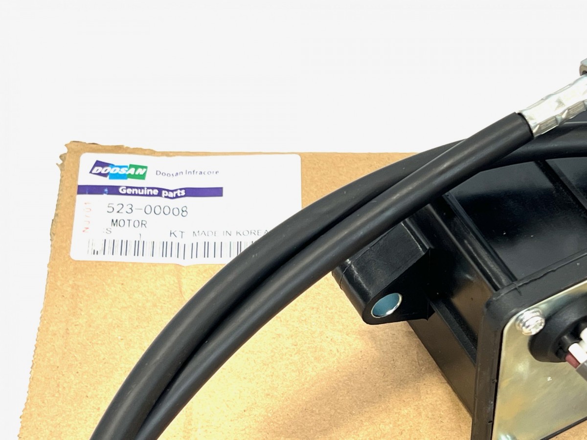 523-00008 Мотор шаговый 300513-00008 DOOSAN 523-00008 Мотор шаговый 300513-00008 DOOSAN