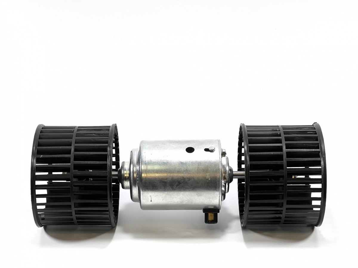 4475716 Мотор отопителя  HITACHI 4475716 Мотор отопителя  HITACHI