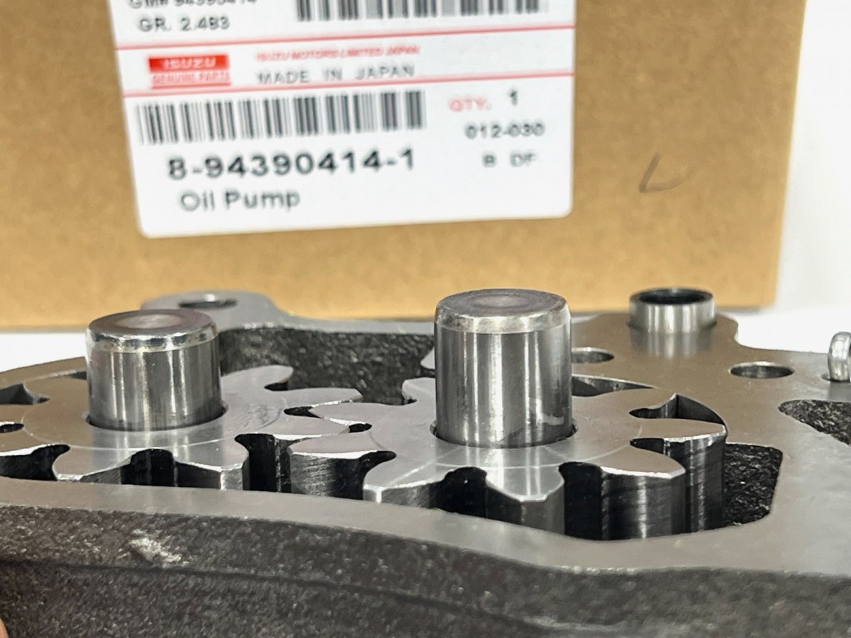 8943904141 Насос масляный 8943904143, 8976418350 ORIGINAL ISUZU 8943904141 Насос масляный 8943904143, 8976418350 ORIGINAL ISUZU