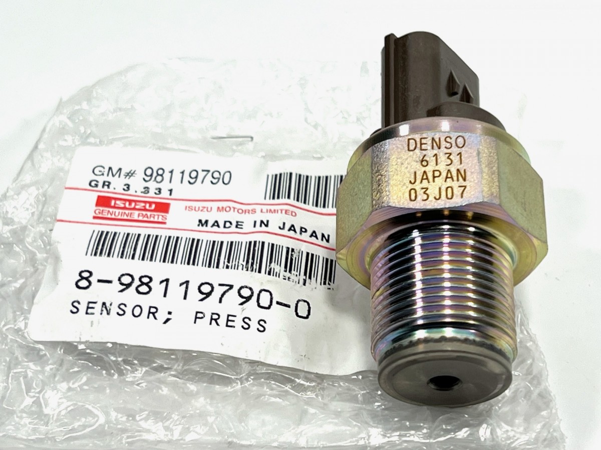 8981197900 Датчик давления топлива в рампе 8973186840,8981387360, 499000-6131 ORIGINAL ISUZU 8981197900 Датчик давления топлива в рампе 8973186840,8981387360, 499000-6131 ORIGINAL ISUZU