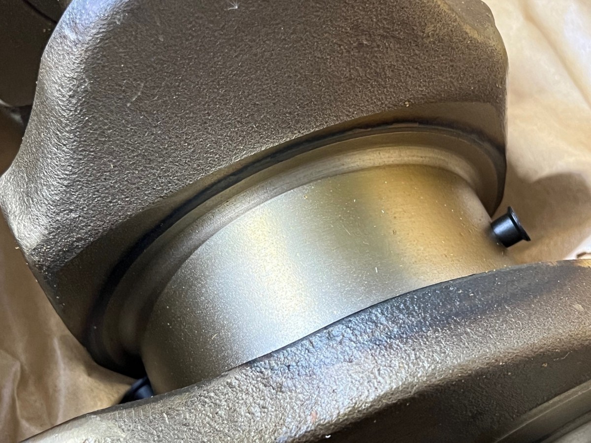 6151-35-1010 Вал коленчатый 6252-31-1010, 6151-31-1110, 6150-31-1010 KOMATSU 6151-35-1010 Вал коленчатый 6252-31-1010, 6151-31-1110, 6150-31-1010 KOMATSU