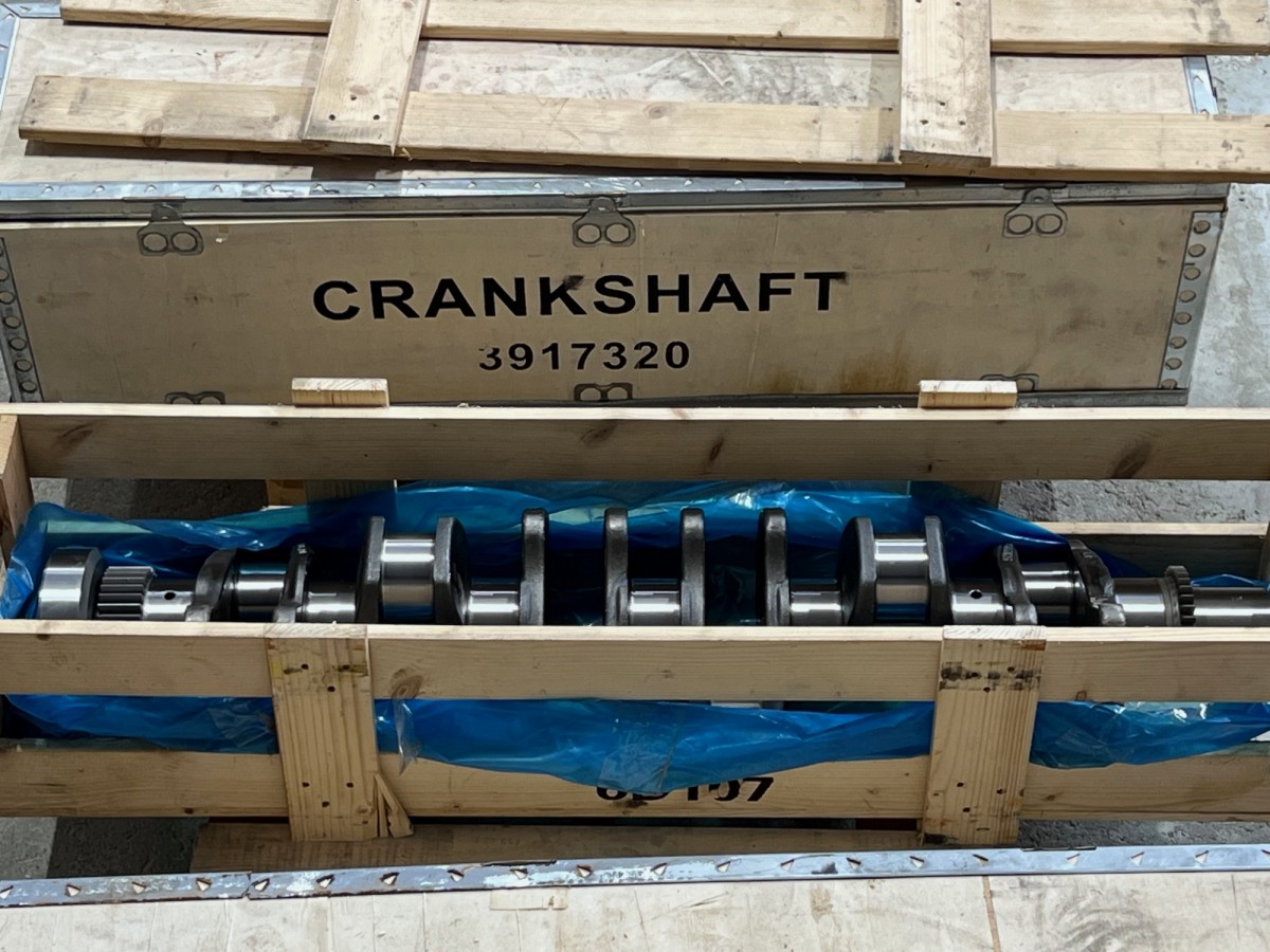 6754-01-1310 Вал коленчатый 6754-32-1330 KOMATSU 6754-01-1310 Вал коленчатый 6754-32-1330 KOMATSU