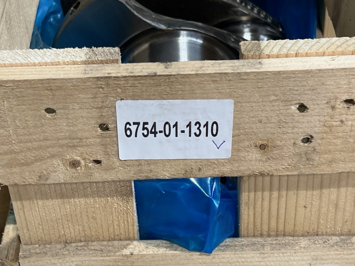 6754-01-1310 Вал коленчатый 6754-32-1330 KOMATSU 6754-01-1310 Вал коленчатый 6754-32-1330 KOMATSU