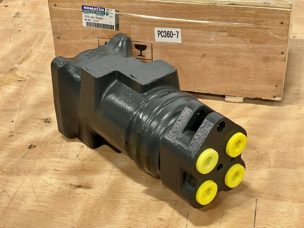 703-08-33651 Центральный коллектор 703-08-33650, 703-08-33652 KOMATSU 703-08-33651 Центральный коллектор 703-08-33650, 703-08-33652 KOMATSU