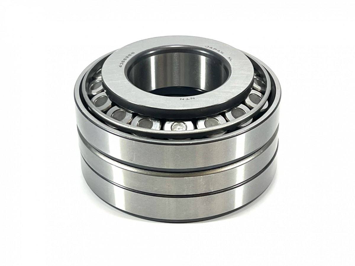 4366256 Комплект подшипников роликовых конических NTN (Япония), 2 шт. с проставочным кольцом HITACH 4366256 Комплект подшипников роликовых конических NTN (Япония), 2 шт. с проставочным кольцом HITACH