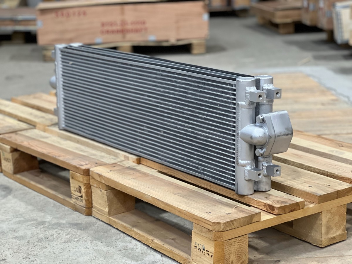 20Y-03-41121 Радиатор масляный KOMATSU 20Y-03-41121 Радиатор масляный KOMATSU