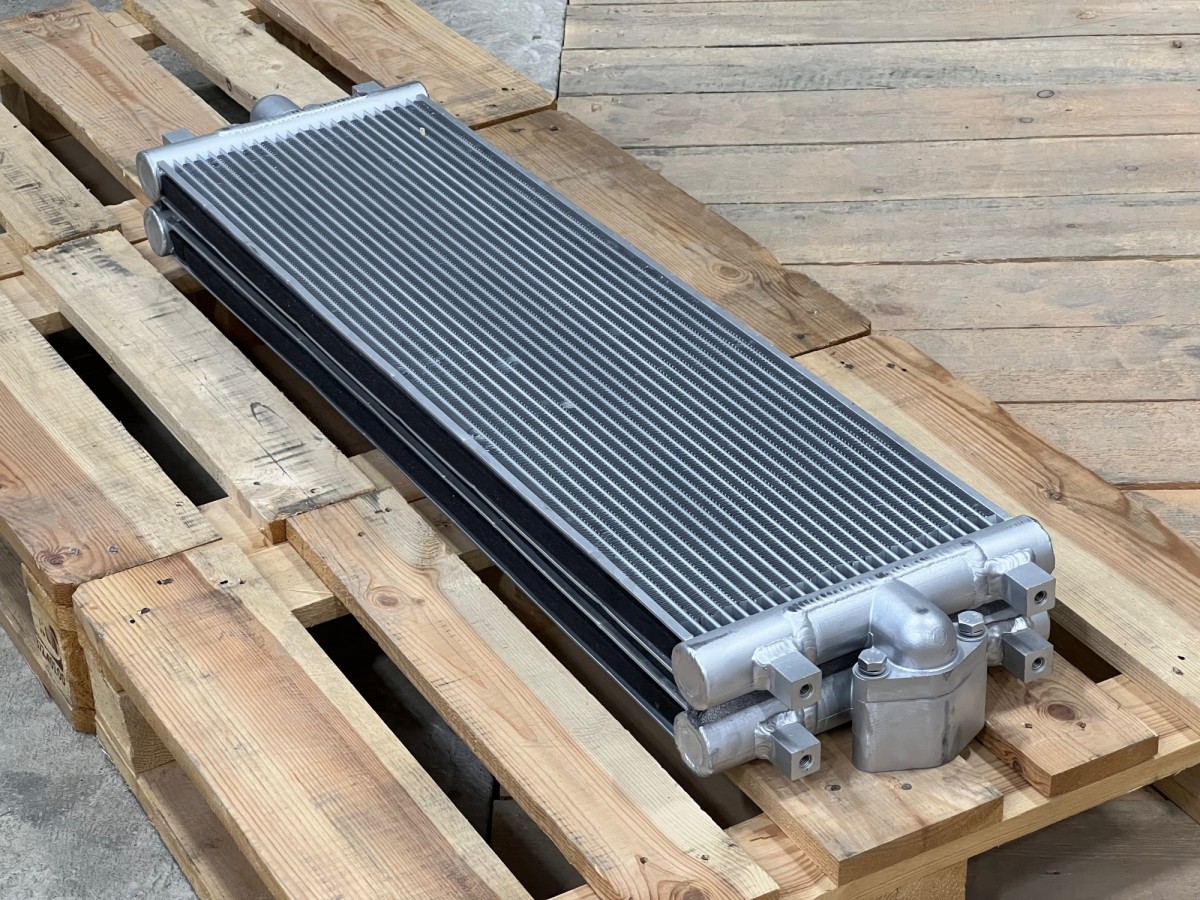 20Y-03-41121 Радиатор масляный KOMATSU 20Y-03-41121 Радиатор масляный KOMATSU