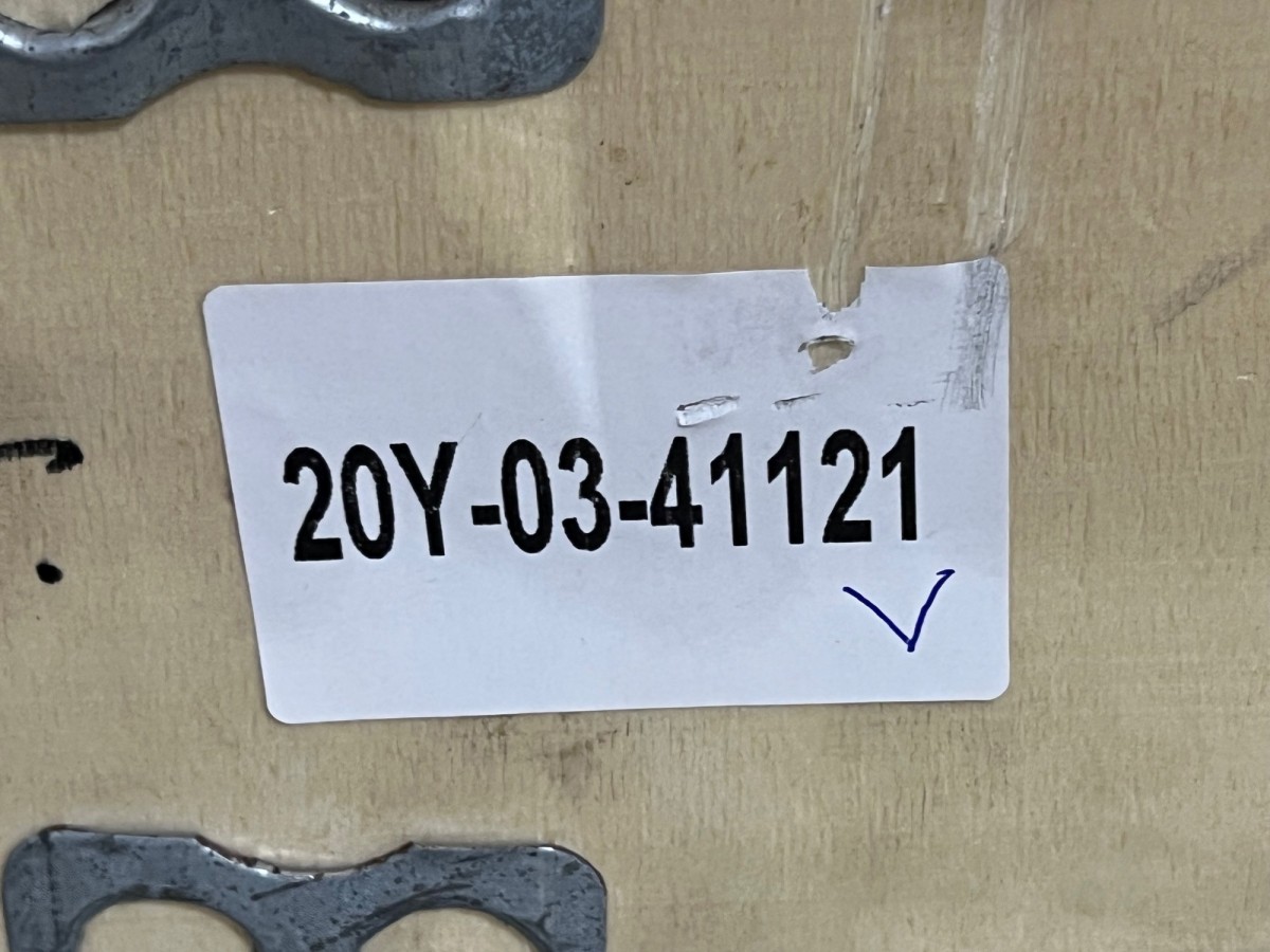 20Y-03-41121 Радиатор масляный KOMATSU 20Y-03-41121 Радиатор масляный KOMATSU