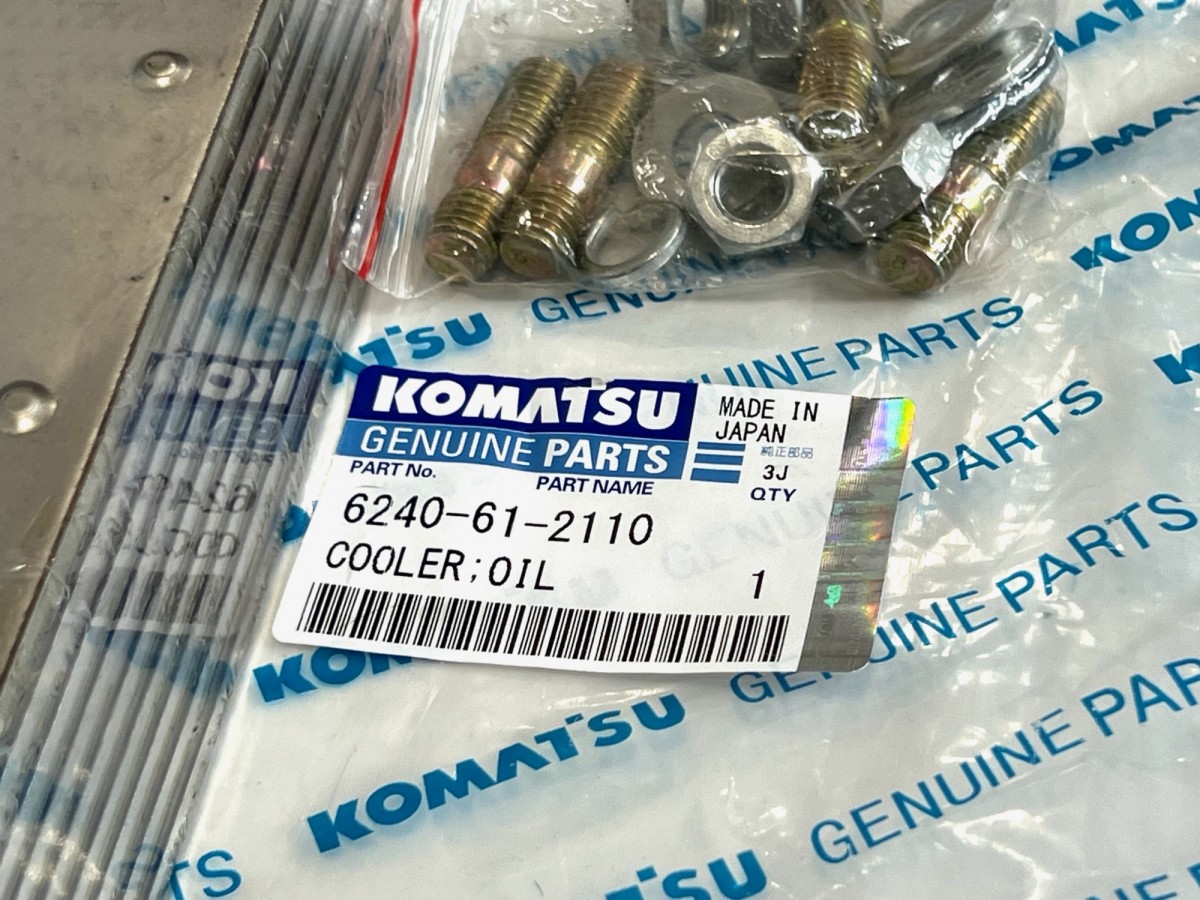 6240-61-2110 Радиатор масляный 6240-61-2111 KOMATSU 6240-61-2110 Радиатор масляный 6240-61-2111 KOMATSU