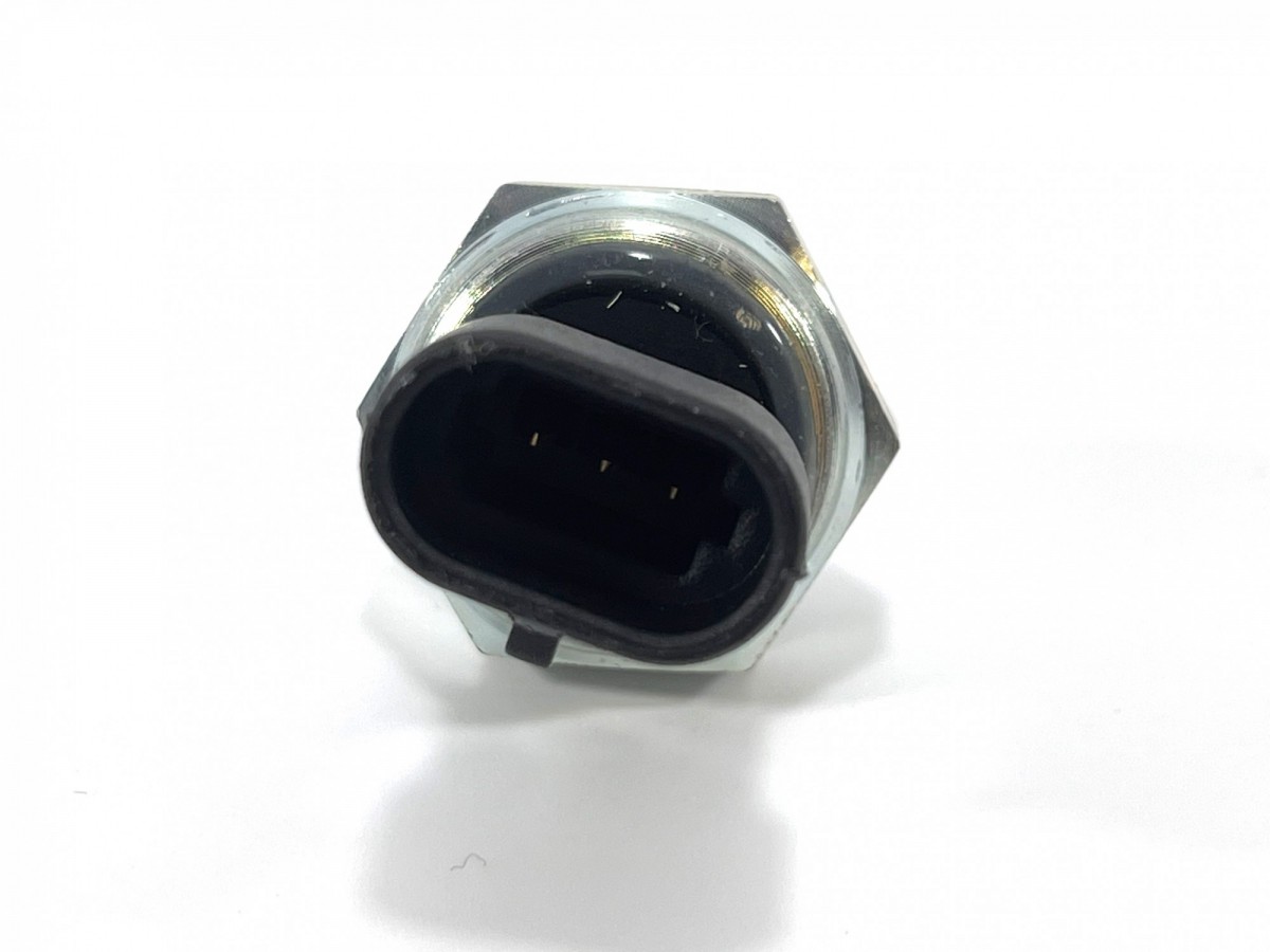 4921499 Датчик давления топлива CUMMINS 4921499 Датчик давления топлива CUMMINS