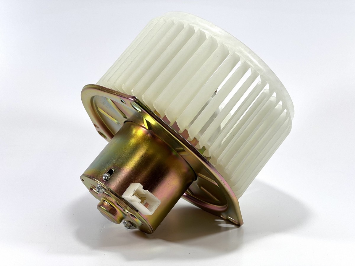 4469040 Мотор отопителя HITACHI 4469040 Мотор отопителя HITACHI