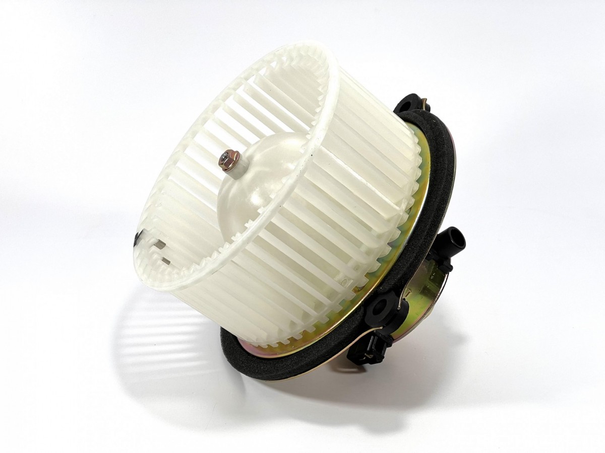 4658943 Мотор кондиционера HITACHI 4658943 Мотор кондиционера HITACHI