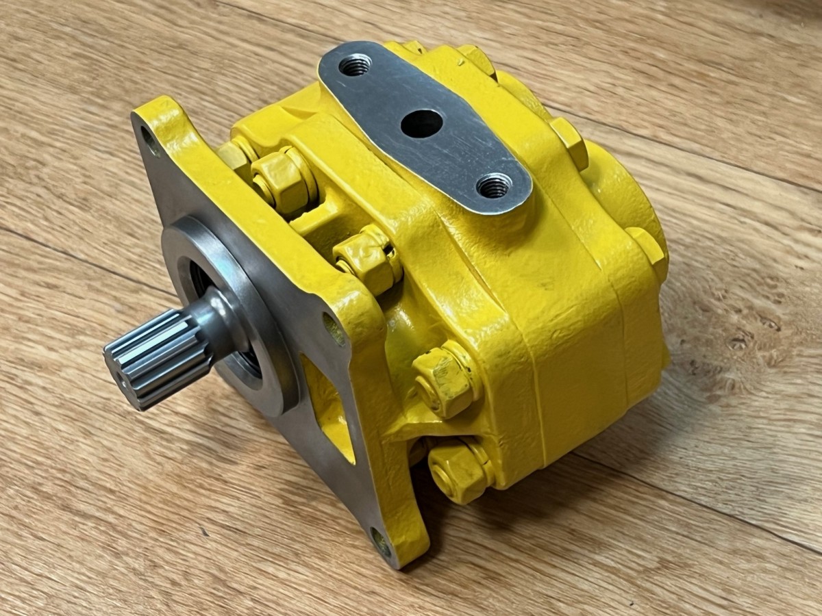 07430-72203 Насос рулевого управления 16Y-76-06000 KOMATSU 07430-72203 Насос рулевого управления 16Y-76-06000 KOMATSU