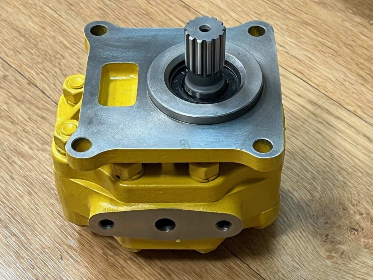 07430-72203 Насос рулевого управления 16Y-76-06000 KOMATSU 07430-72203 Насос рулевого управления 16Y-76-06000 KOMATSU