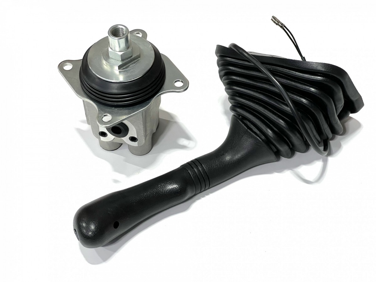 702-16-09710 Джойстик в сборе с рукояткой правый KOMATSU 702-16-09710 Джойстик в сборе с рукояткой правый KOMATSU