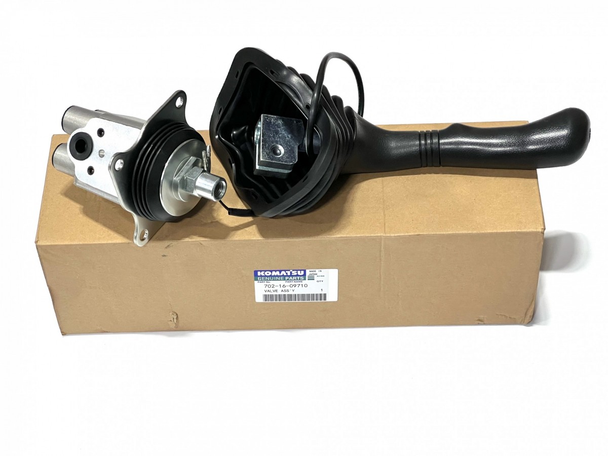 702-16-09710 Джойстик в сборе с рукояткой правый KOMATSU 702-16-09710 Джойстик в сборе с рукояткой правый KOMATSU