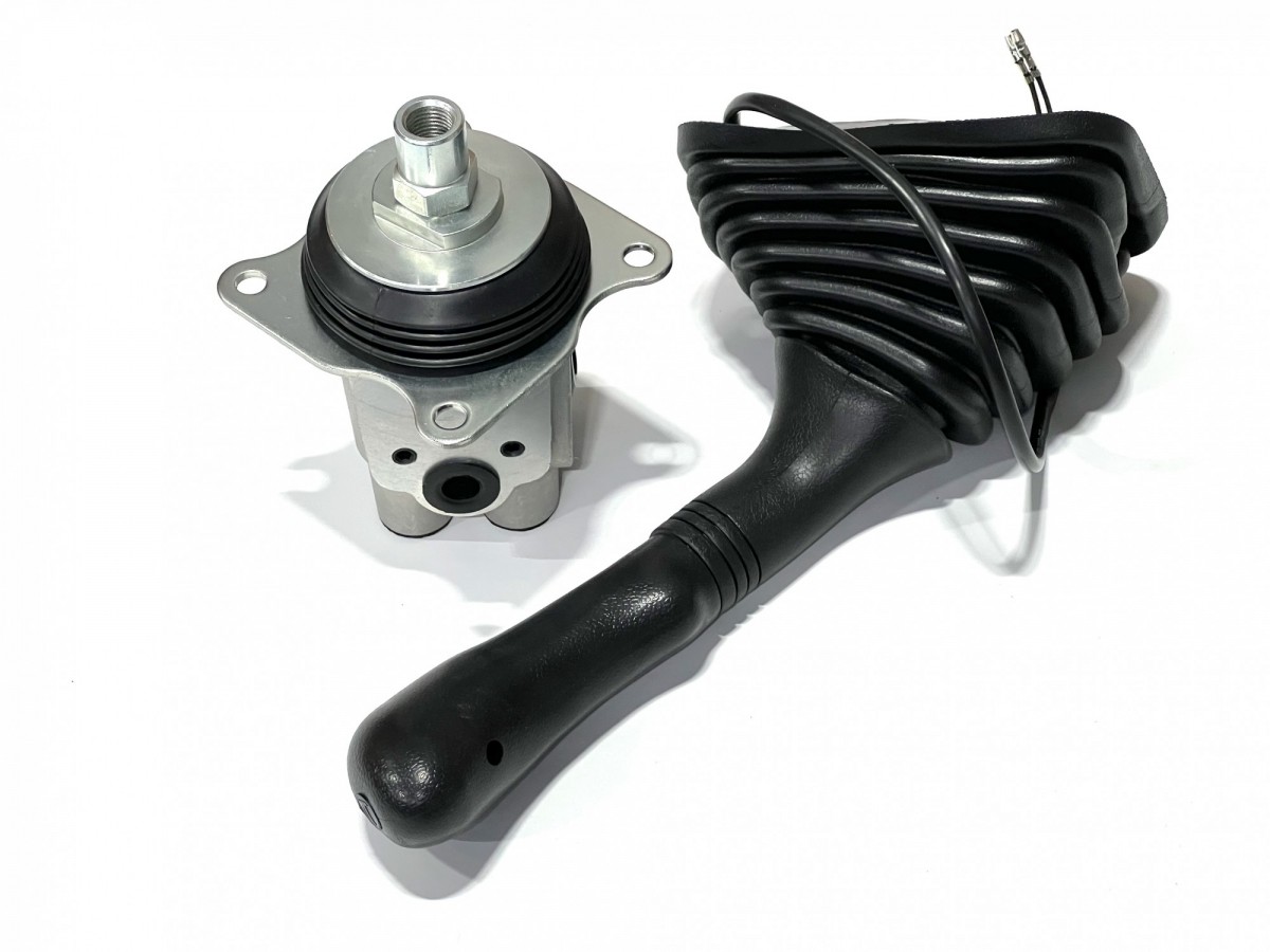 702-16-09720 Джойстик в сборе с рукояткой левый KOMATSU 702-16-09720 Джойстик в сборе с рукояткой левый KOMATSU