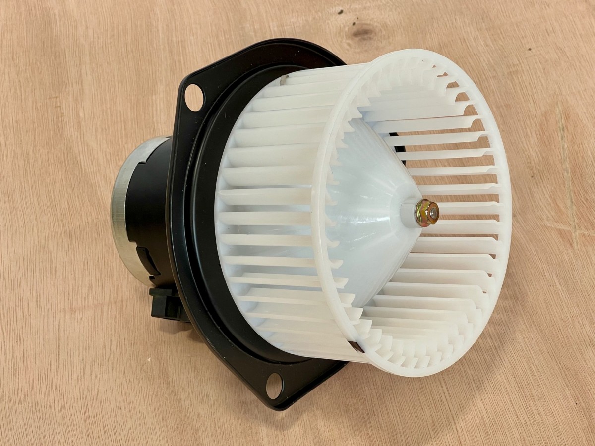 ND529250-0049 Мотор отопителя KOMATSU ND529250-0049 Мотор отопителя KOMATSU