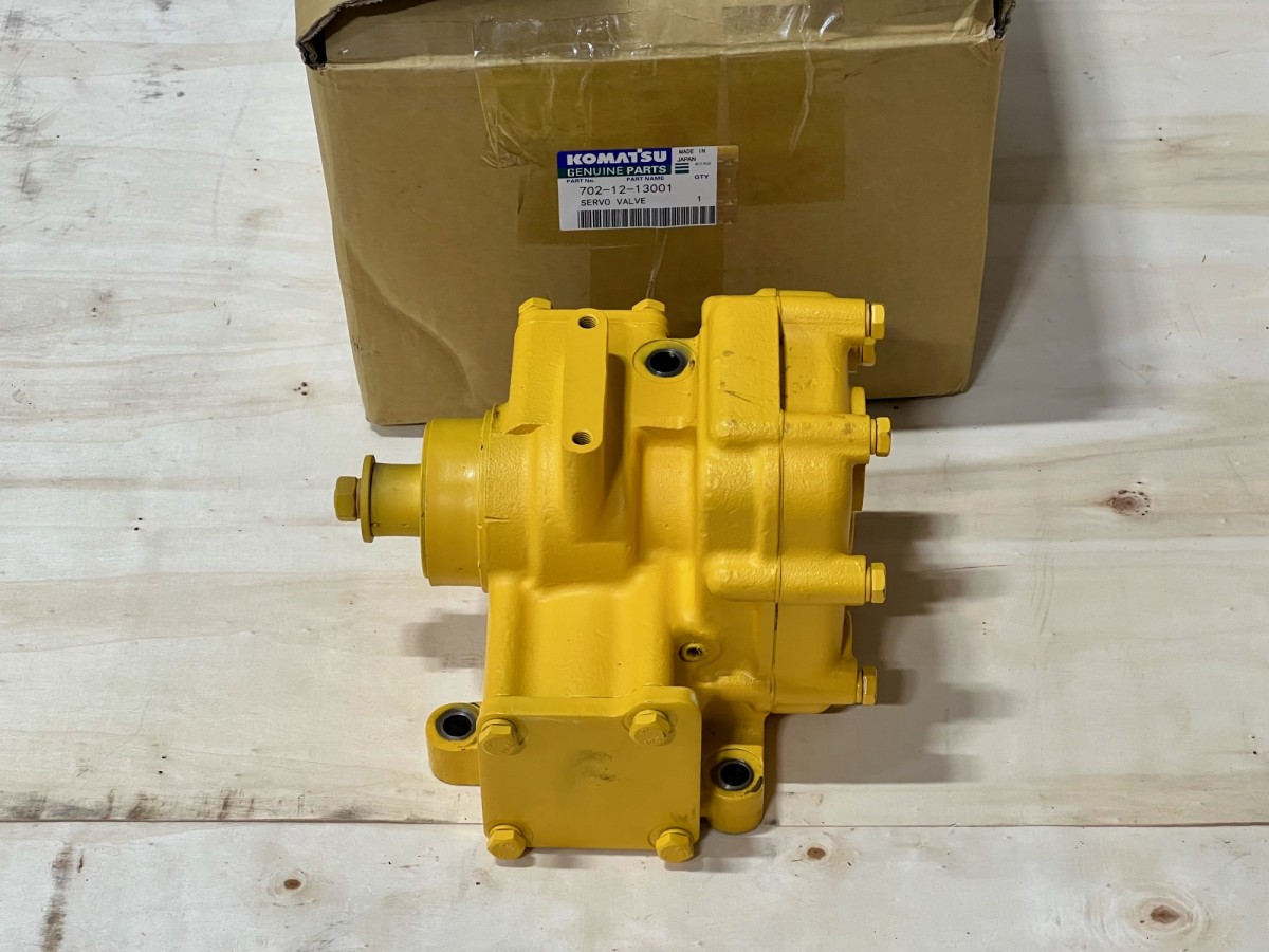 702-12-13001 Сервоклапан 702-12-13000 KOMATSU 702-12-13001 Сервоклапан 702-12-13000 KOMATSU