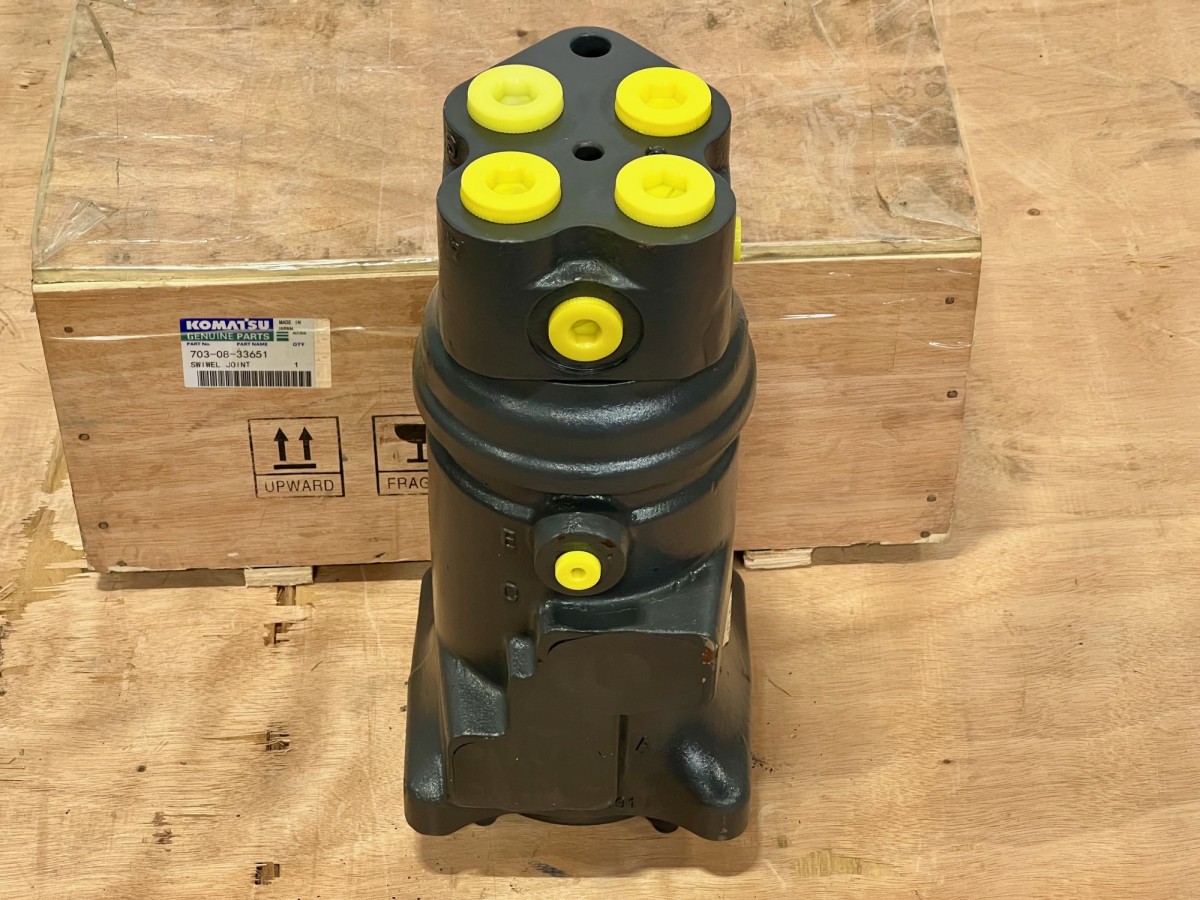 703-08-33651 Центральный коллектор 703-08-33650, 703-08-33652 KOMATSU 703-08-33651 Центральный коллектор 703-08-33650, 703-08-33652 KOMATSU