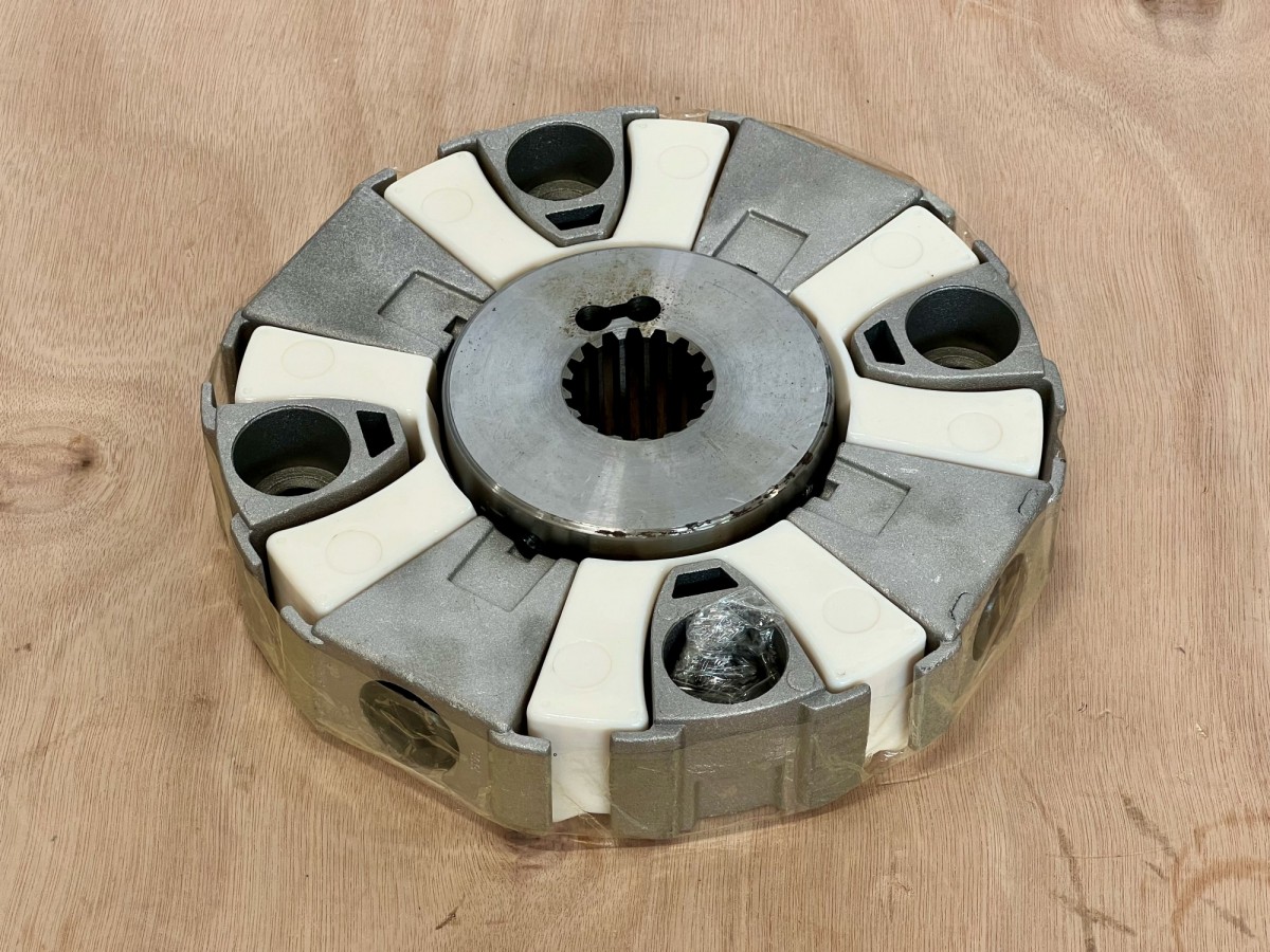 11E9-16012 Муфта гидронасоса с хабом HYUNDAI 11E9-16012 Муфта гидронасоса с хабом HYUNDAI