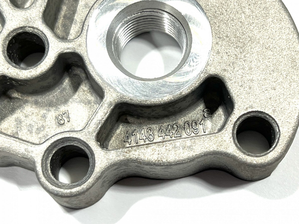 ZGAQ-01069 Крышка насоса КПП BKT HYUNDAI ZGAQ-01069 Крышка насоса КПП BKT HYUNDAI