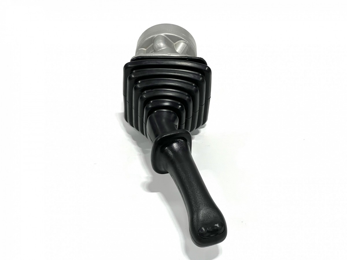 31N8-24210 Джойстик правый HYUNDAI 31N8-24210 Джойстик правый HYUNDAI