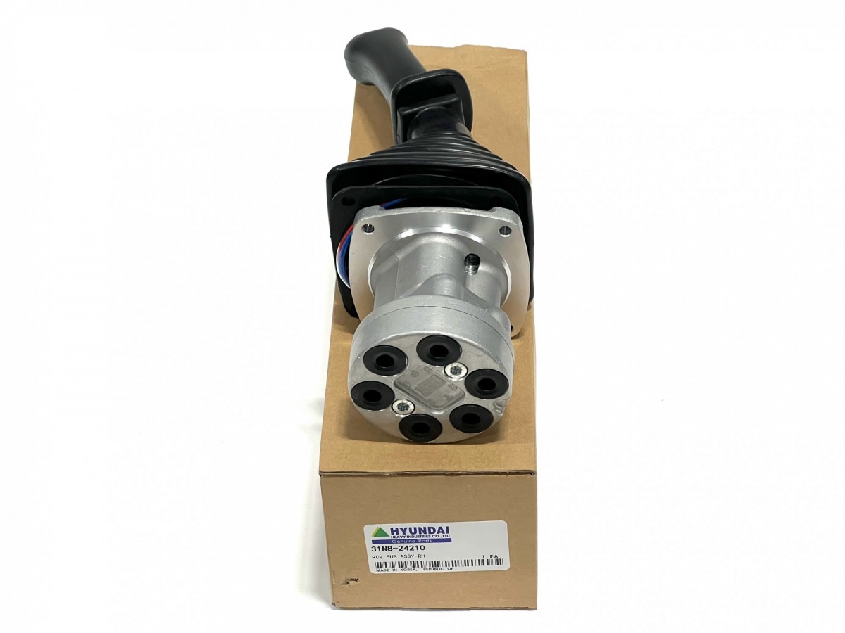31N8-24210 Джойстик правый HYUNDAI 31N8-24210 Джойстик правый HYUNDAI