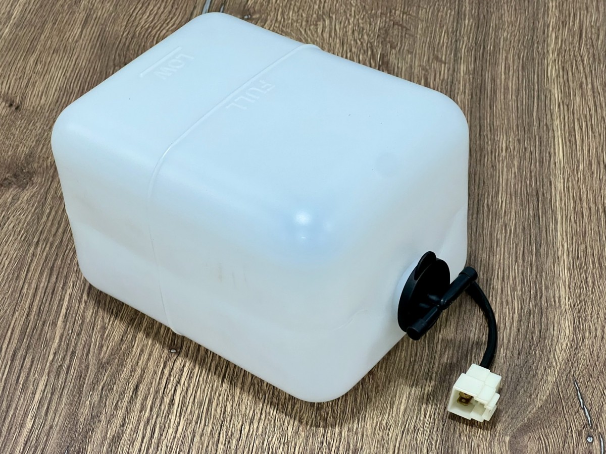 4130139 Расширительный бак HITACHI 4130139 Расширительный бак HITACHI