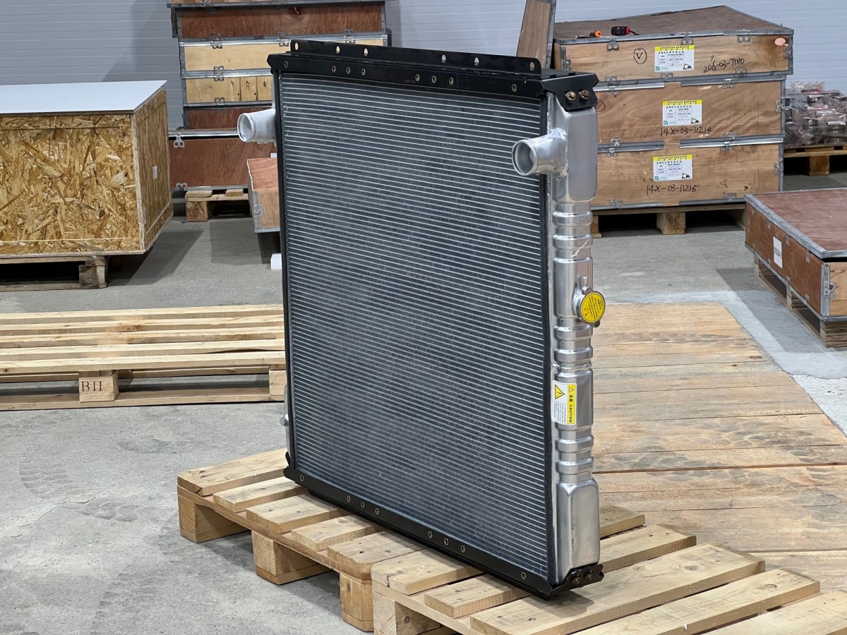 4429250 Радиатор водяной YA00000847 HITACHI 4429250 Радиатор водяной YA00000847 HITACHI