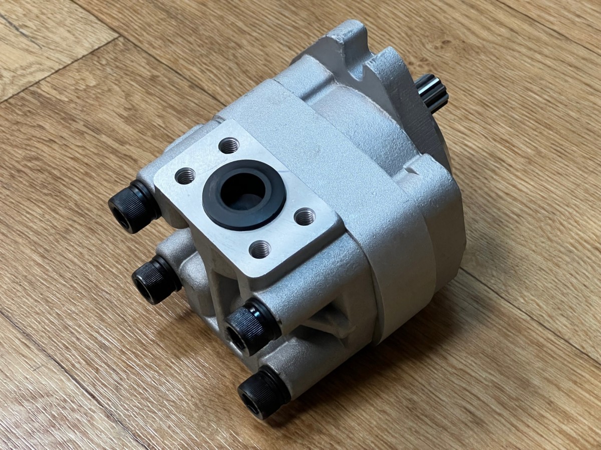 705-41-01320 Насос рулевого управления KOMATSU 705-41-01320 Насос рулевого управления KOMATSU