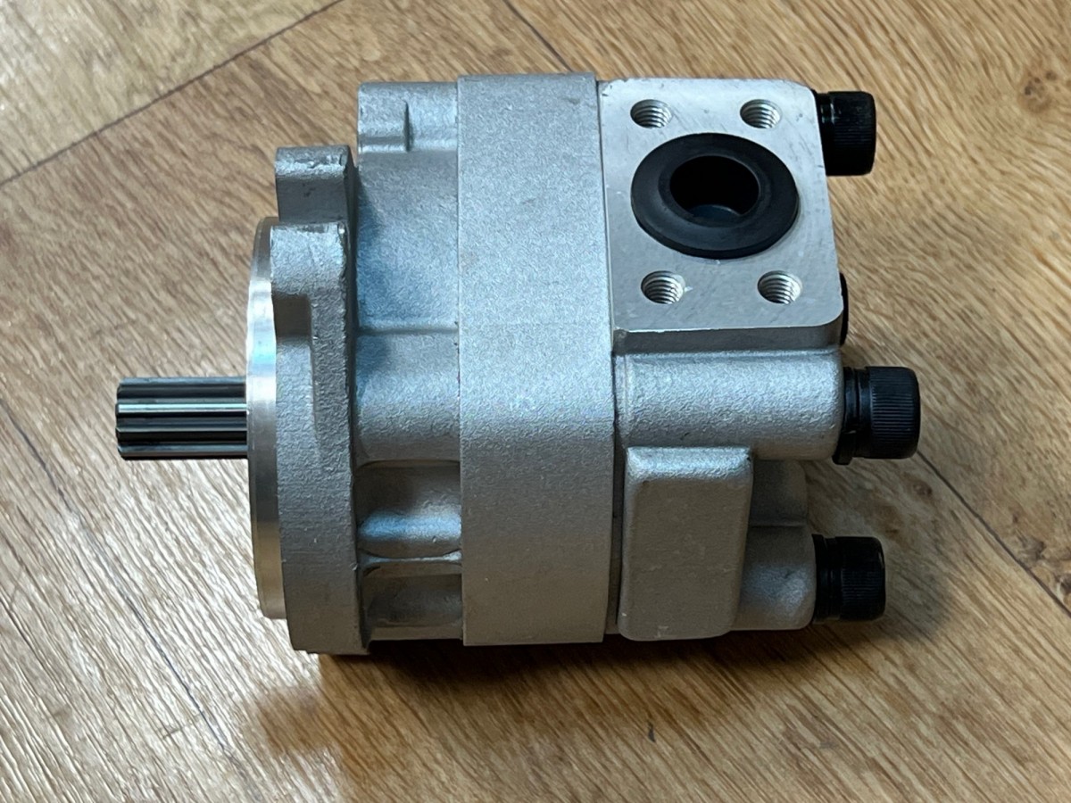 705-41-01320 Насос рулевого управления KOMATSU 705-41-01320 Насос рулевого управления KOMATSU