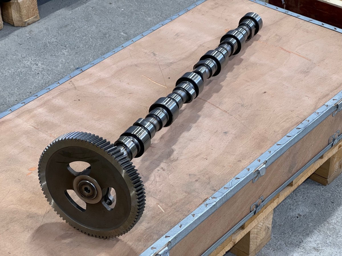 6745-41-1110 Вал распределительный с шестерней KOMATSU 6745-41-1110 Вал распределительный с шестерней KOMATSU