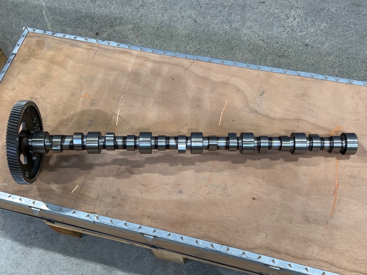 6745-41-1110 Вал распределительный с шестерней KOMATSU 6745-41-1110 Вал распределительный с шестерней KOMATSU