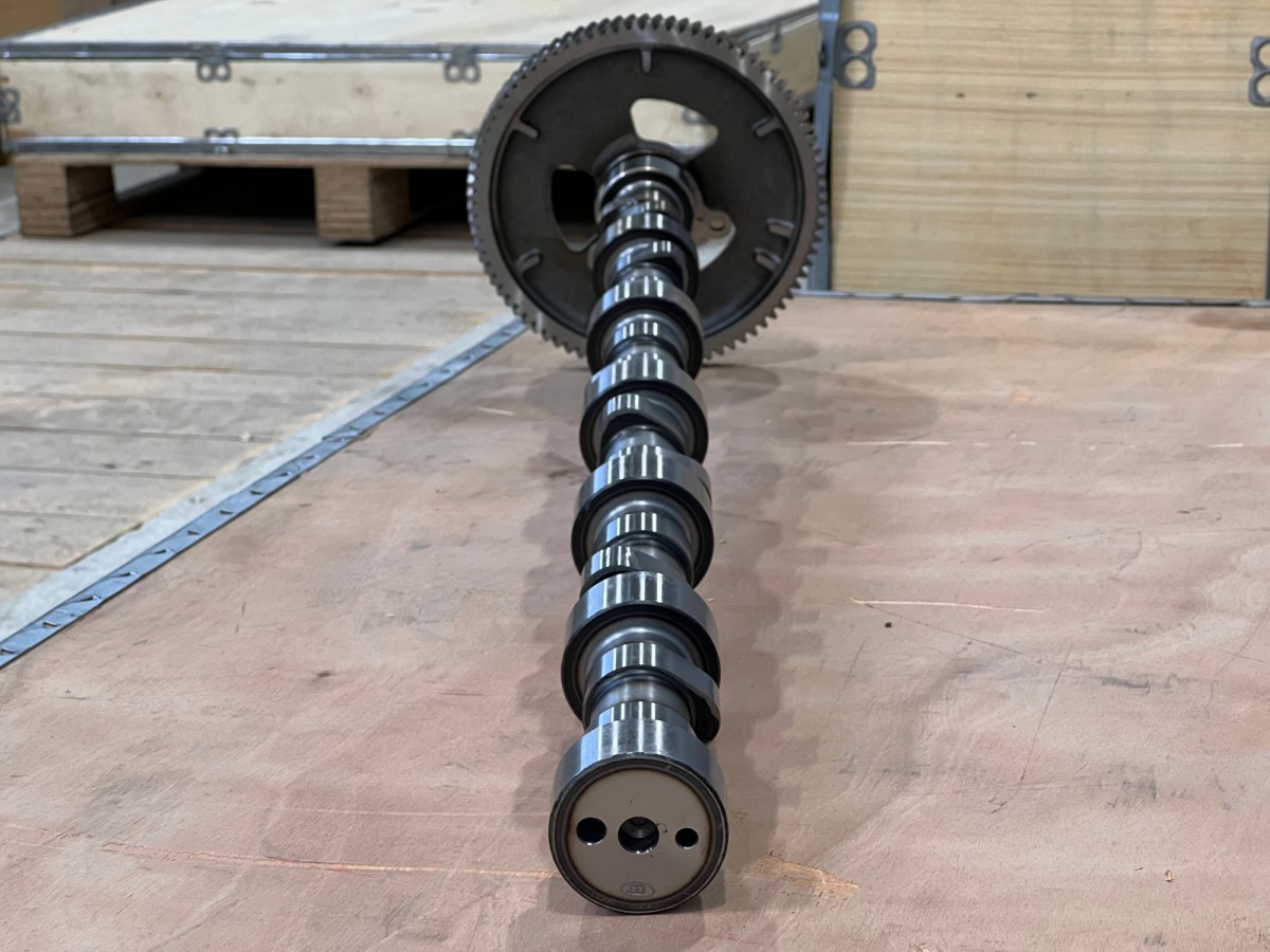 6745-41-1110 Вал распределительный с шестерней KOMATSU 6745-41-1110 Вал распределительный с шестерней KOMATSU