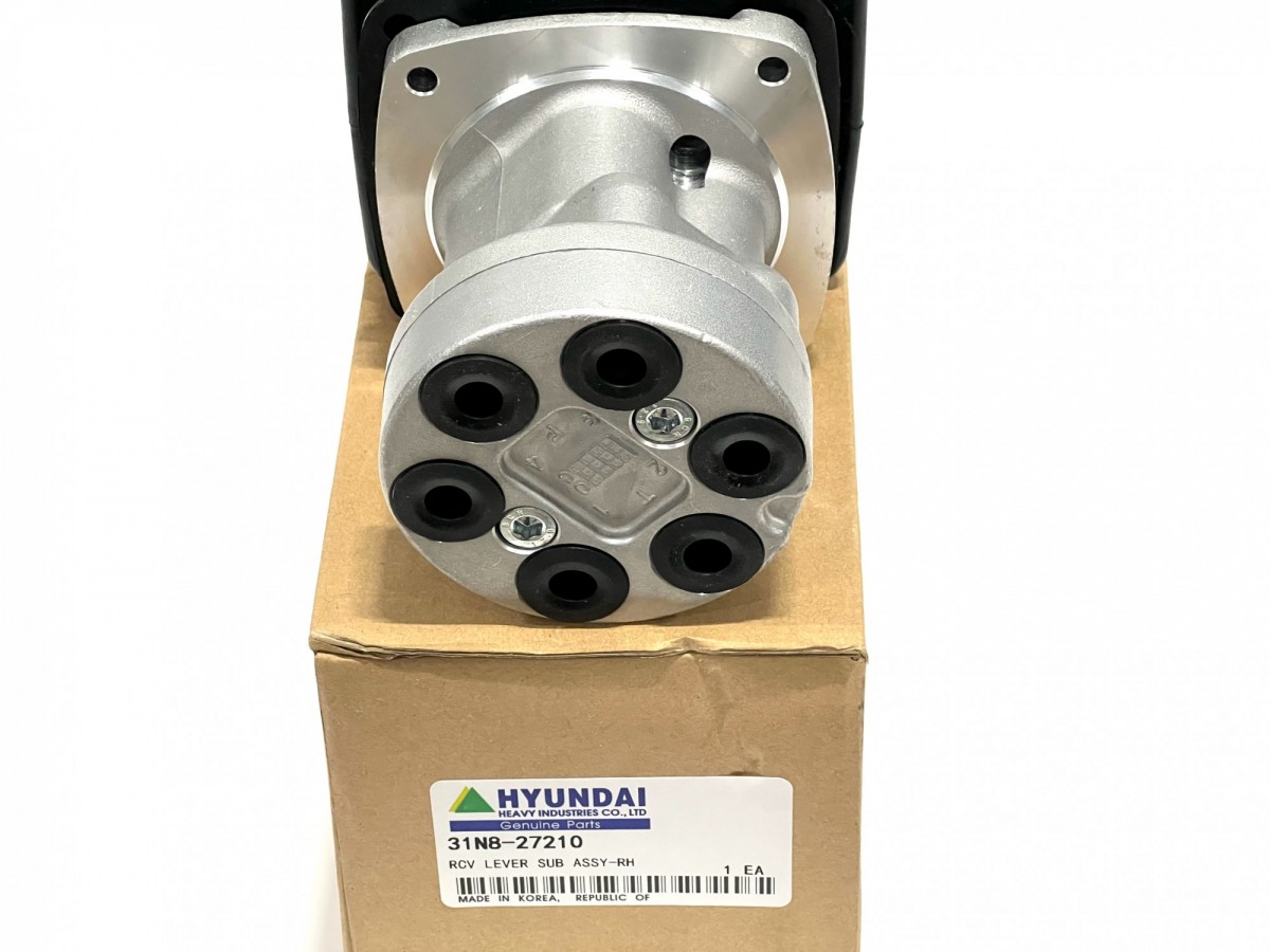 31N8-27210 Джойстик правый HYUNDAI 31N8-27210 Джойстик правый HYUNDAI