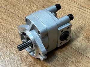 705-41-01320 Насос рулевого управления  KOMATSU
