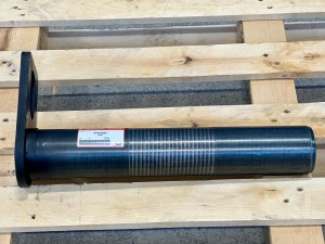 8102957 Палец 8102161  HITACHI