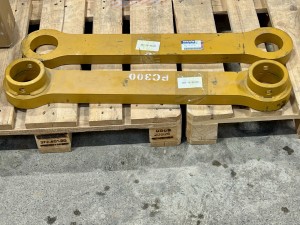 207-70-33120 Комплект рычагов (правый+левый)  KOMATSU