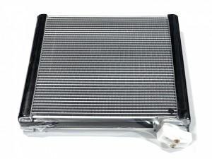 XB00001044 Радиатор кондиционера  HITACHI