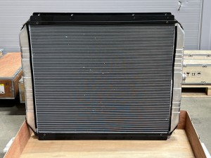 4466040 Радиатор водяной HITACHI 4466040 Радиатор водяной HITACHI