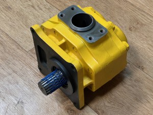 07440-72202 Насос рулевого управления  KOMATSU